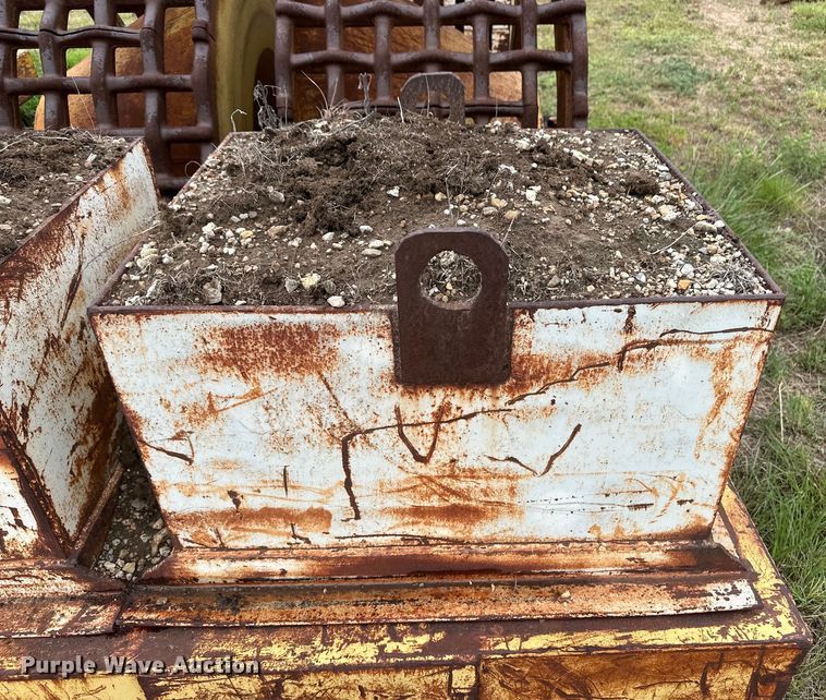 image for item DS6757 Hyster grid roller