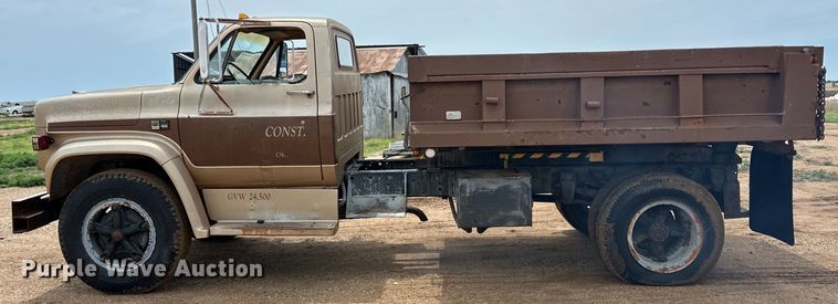 image for item DS6775 1980 Chevrolet 60 dump truck