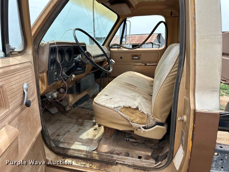 image for item DS6775 1980 Chevrolet 60 dump truck