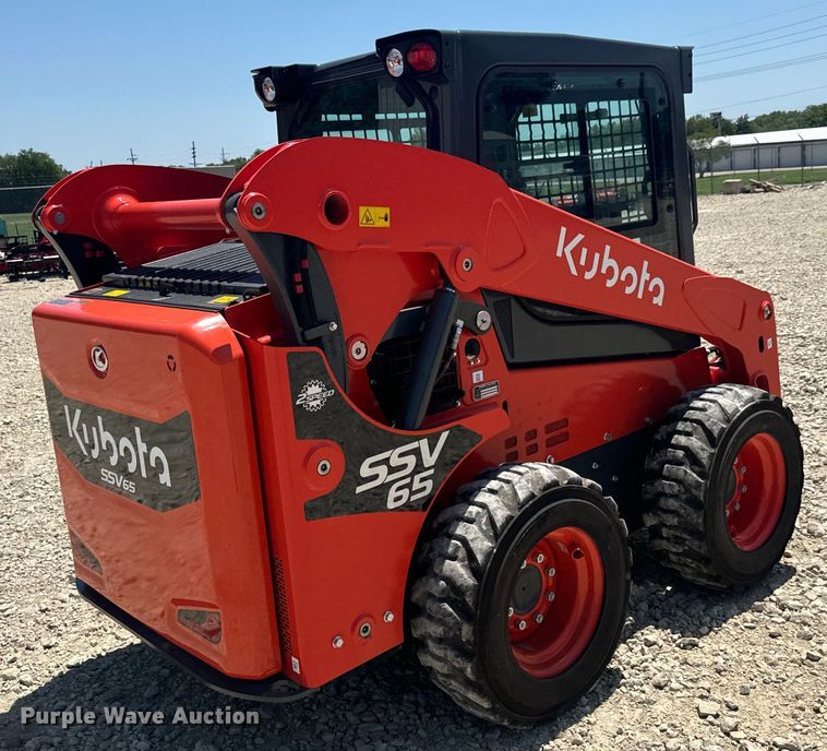 image for item DS7498 2022 Kubota  SSV65 skid steer loader