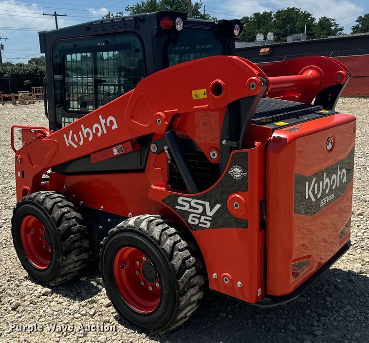 image for item DS7498 2022 Kubota  SSV65 skid steer loader