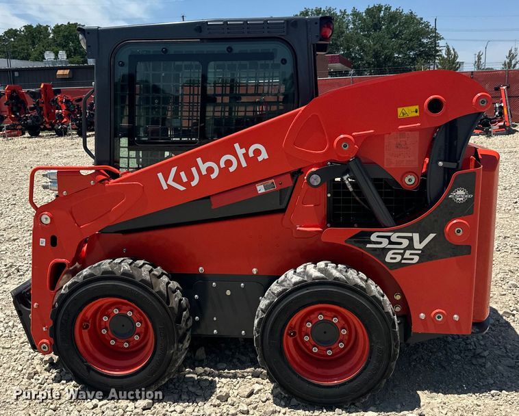 image for item DS7498 2022 Kubota  SSV65 skid steer loader