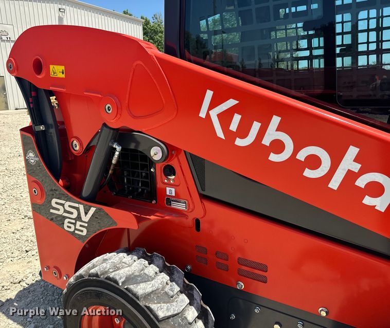 image for item DS7498 2022 Kubota  SSV65 skid steer loader