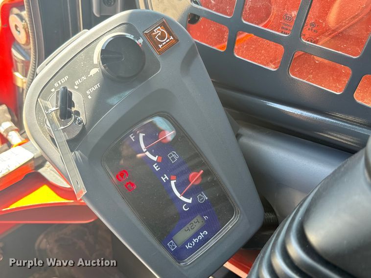 image for item DS7498 2022 Kubota  SSV65 skid steer loader