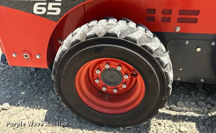 image for item DS7498 2022 Kubota  SSV65 skid steer loader