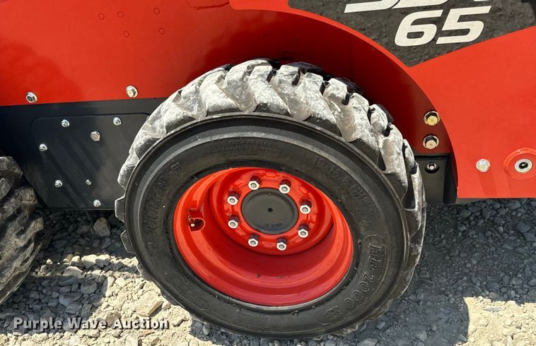 image for item DS7498 2022 Kubota  SSV65 skid steer loader
