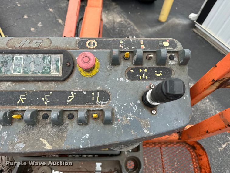 image for item DV5775 2003 JLG 450A series II boom lift