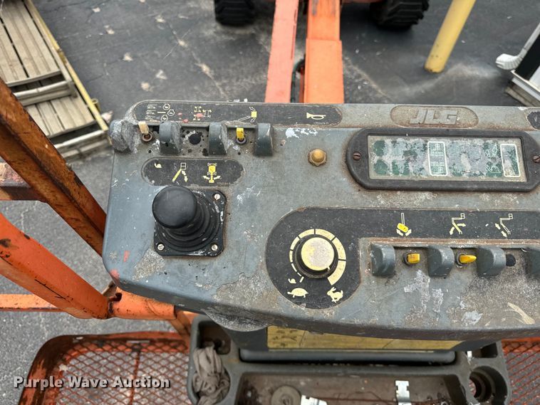 image for item DV5775 2003 JLG 450A series II boom lift