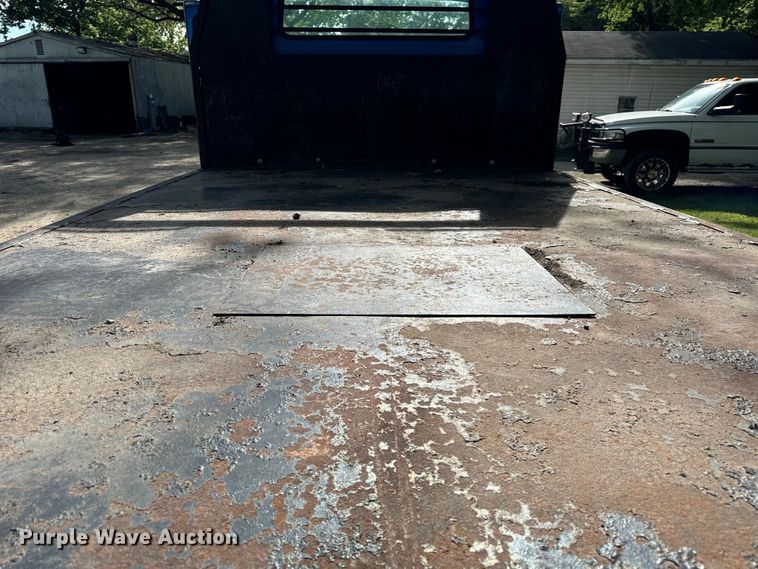 image for item DV5777 1990 International  4700 flatbed truck