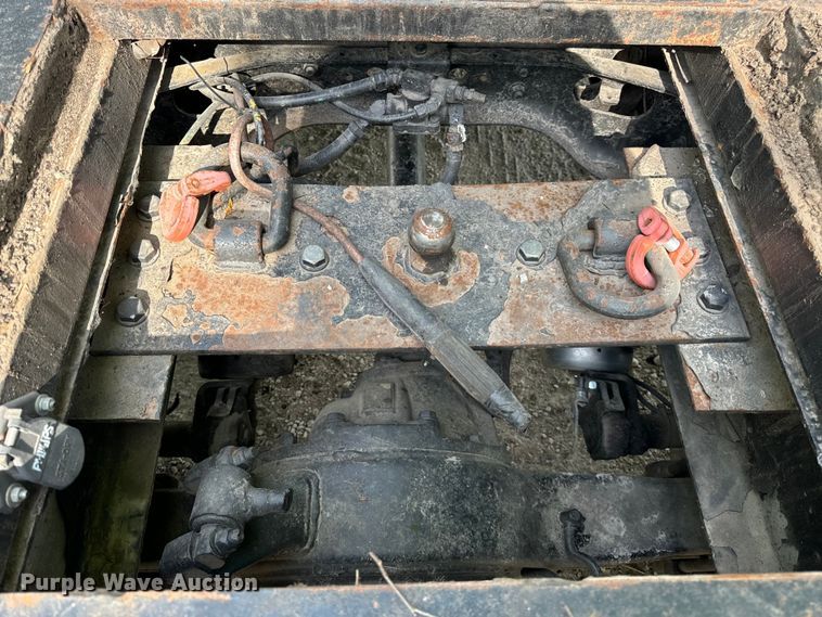 image for item DV5777 1990 International  4700 flatbed truck