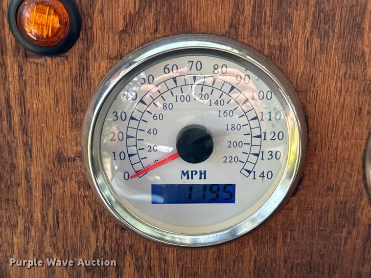 image for item DV5777 1990 International  4700 flatbed truck