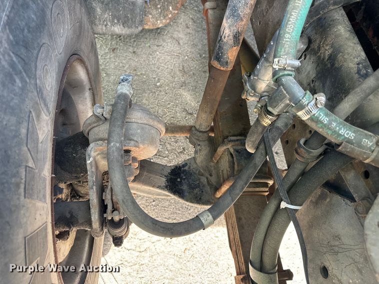 image for item DV5777 1990 International  4700 flatbed truck