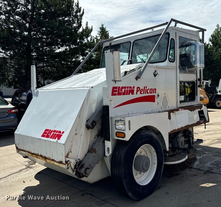 image for item DV5780 Elgin  Pelican  street sweeper