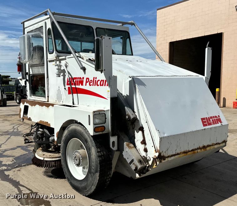image for item DV5780 Elgin  Pelican  street sweeper
