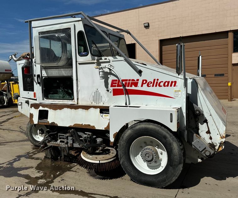 image for item DV5780 Elgin  Pelican  street sweeper