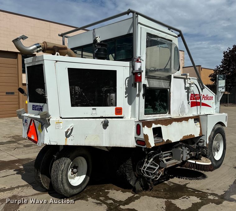 image for item DV5780 Elgin  Pelican  street sweeper