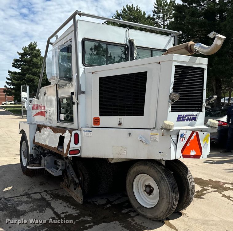 image for item DV5780 Elgin  Pelican  street sweeper