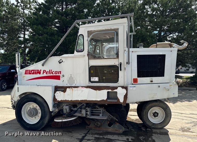 image for item DV5780 Elgin  Pelican  street sweeper
