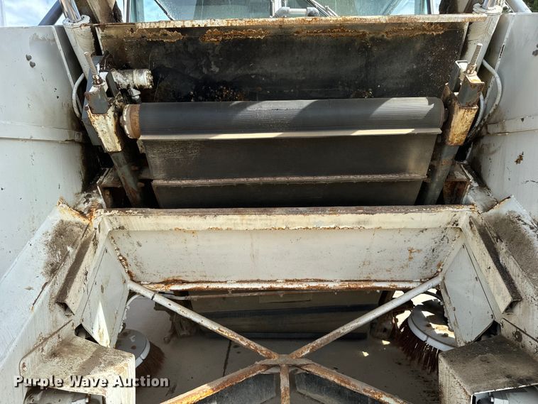 image for item DV5780 Elgin  Pelican  street sweeper