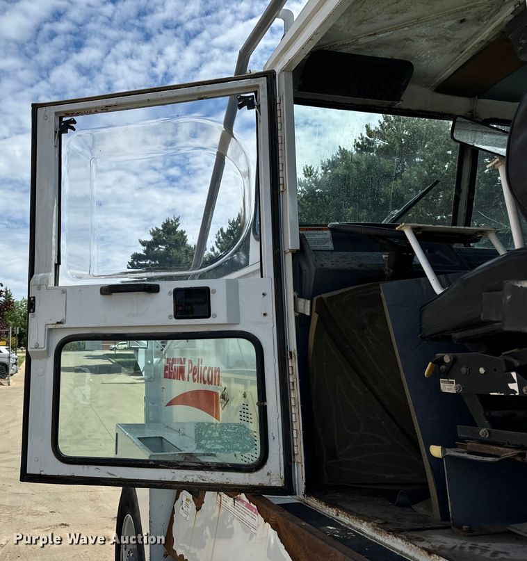 image for item DV5780 Elgin  Pelican  street sweeper