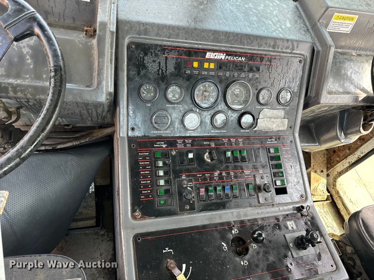 image for item DV5780 Elgin  Pelican  street sweeper