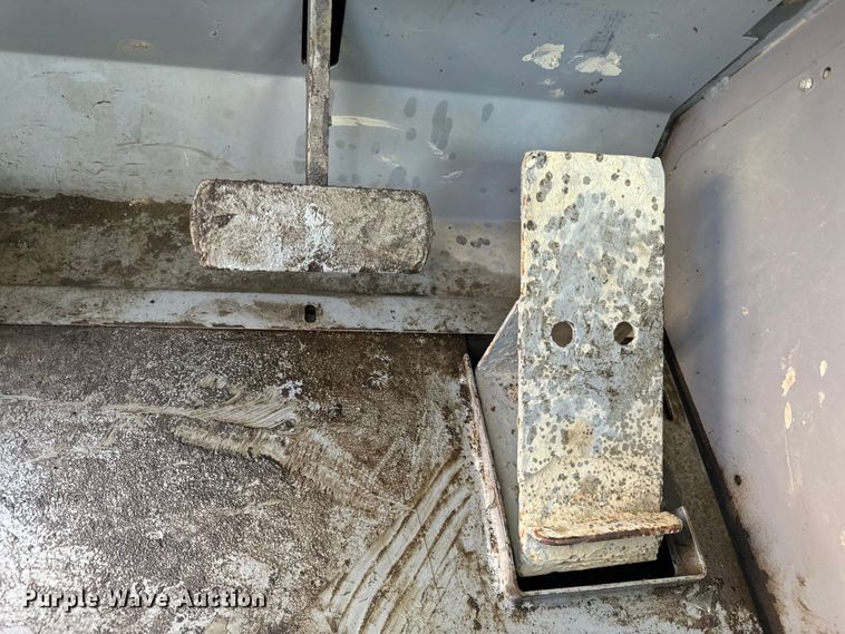 image for item DV5780 Elgin  Pelican  street sweeper