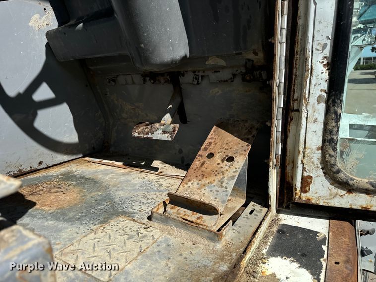 image for item DV5780 Elgin  Pelican  street sweeper