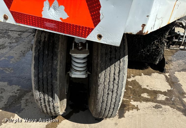 image for item DV5780 Elgin  Pelican  street sweeper