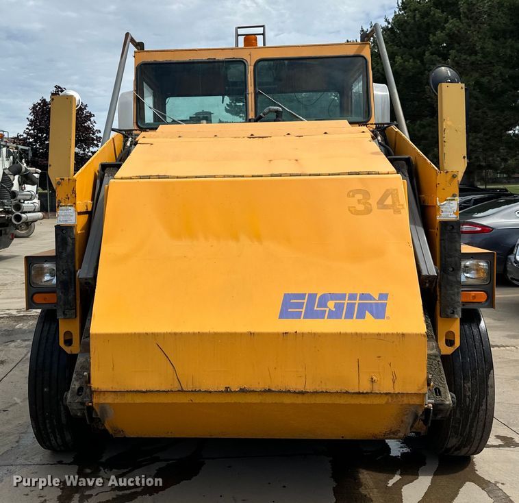 image for item DV5782 2000 Elgin  Pelican  street sweeper
