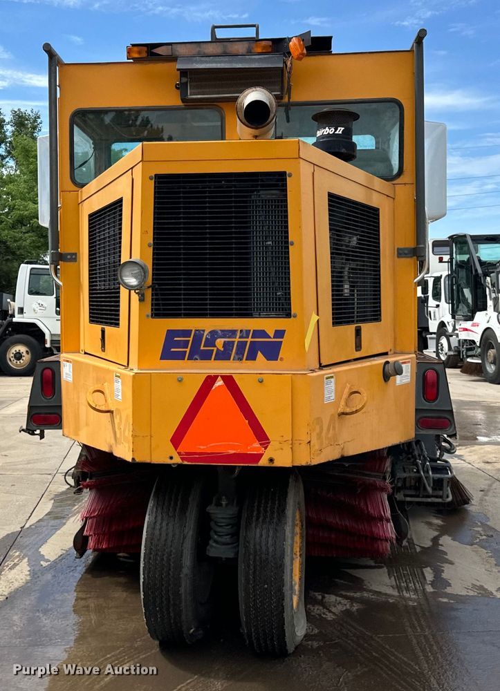 image for item DV5782 2000 Elgin  Pelican  street sweeper