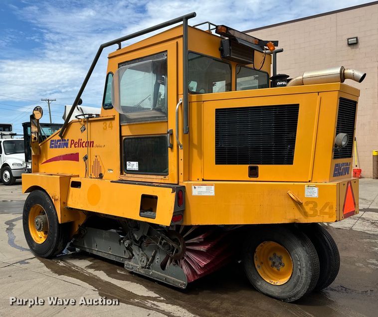 image for item DV5782 2000 Elgin  Pelican  street sweeper