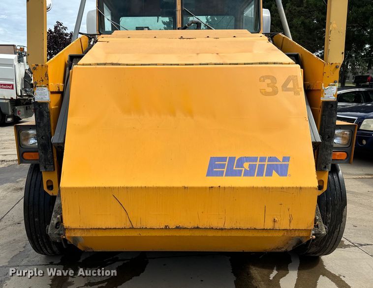 image for item DV5782 2000 Elgin  Pelican  street sweeper