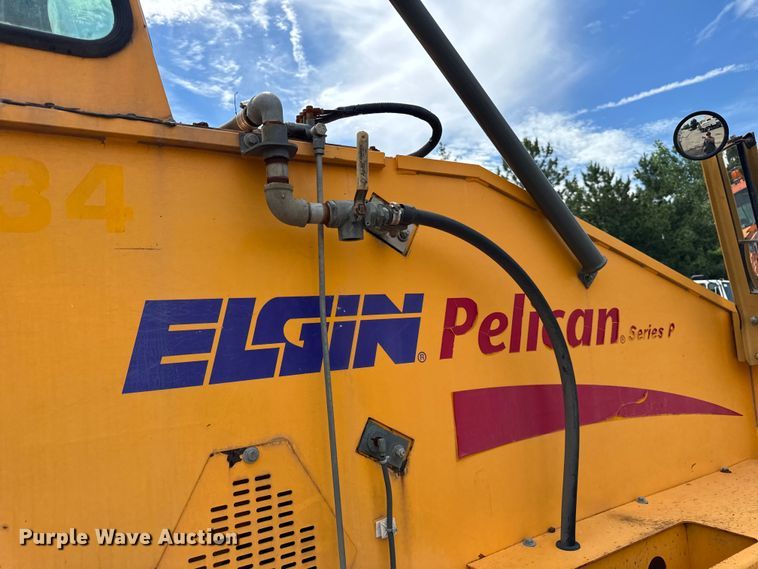 image for item DV5782 2000 Elgin  Pelican  street sweeper