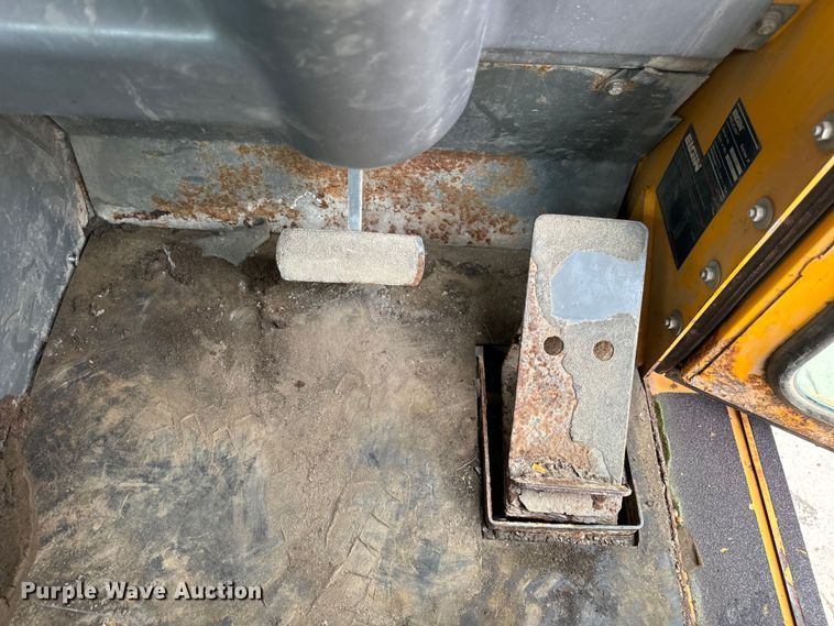 image for item DV5782 2000 Elgin  Pelican  street sweeper