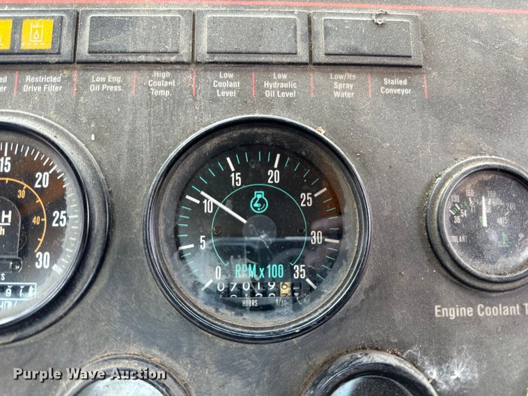 image for item DV5782 2000 Elgin  Pelican  street sweeper