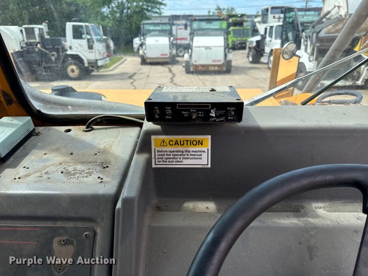 image for item DV5782 2000 Elgin  Pelican  street sweeper