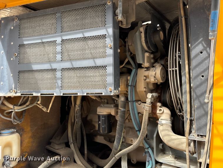 image for item DV5782 2000 Elgin  Pelican  street sweeper