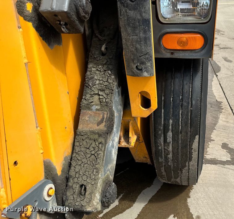 image for item DV5782 2000 Elgin  Pelican  street sweeper