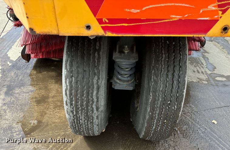 image for item DV5782 2000 Elgin  Pelican  street sweeper