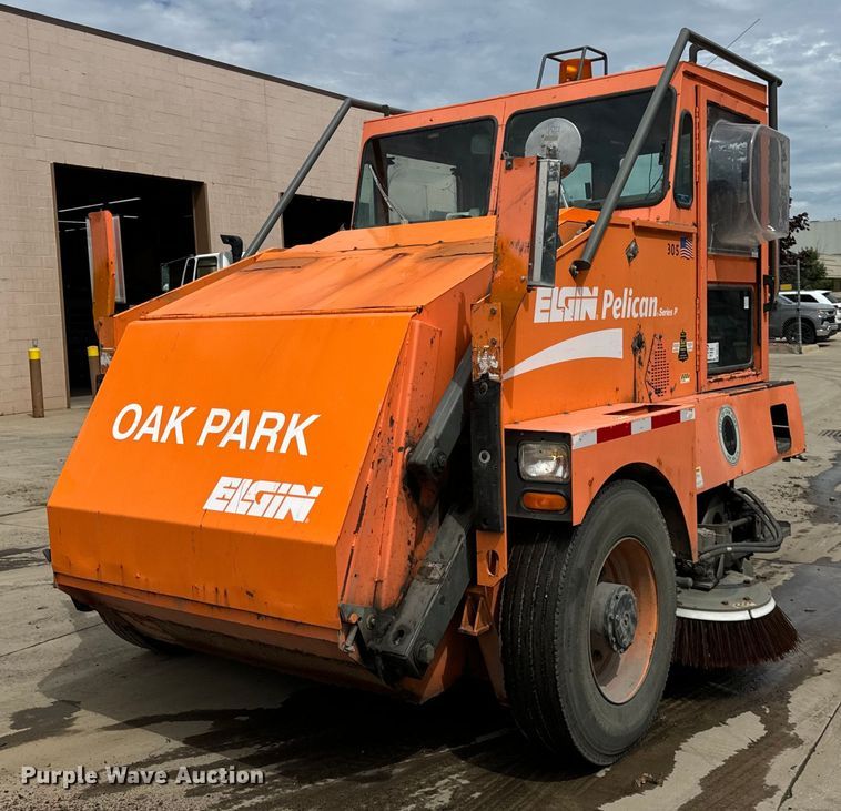 image for item DV5783 2003 Elgin  Pelican  street sweeper