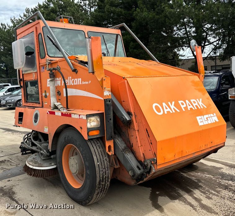 image for item DV5783 2003 Elgin  Pelican  street sweeper
