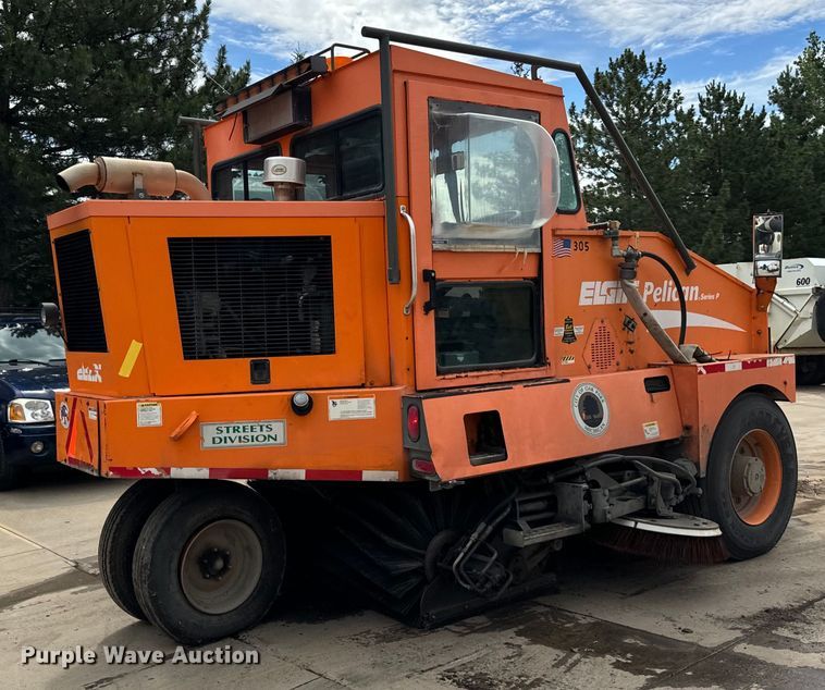 image for item DV5783 2003 Elgin  Pelican  street sweeper