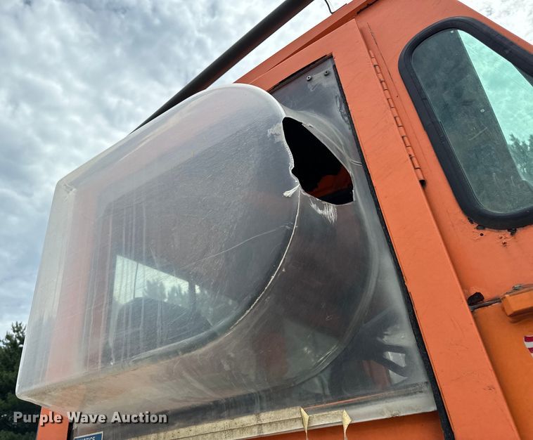 image for item DV5783 2003 Elgin  Pelican  street sweeper