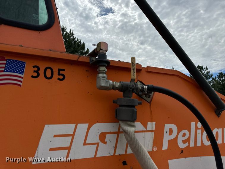 image for item DV5783 2003 Elgin  Pelican  street sweeper