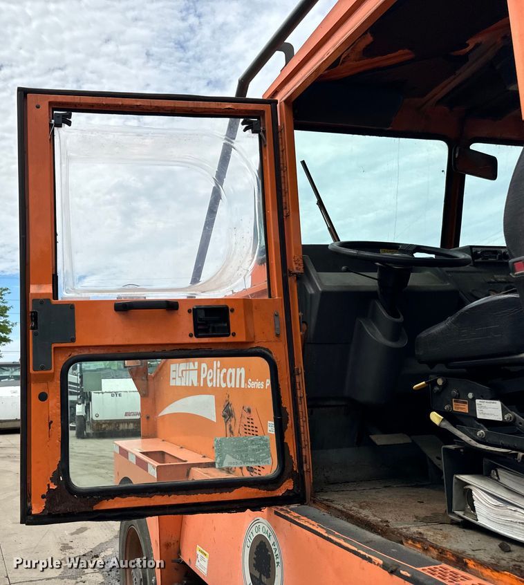 image for item DV5783 2003 Elgin  Pelican  street sweeper