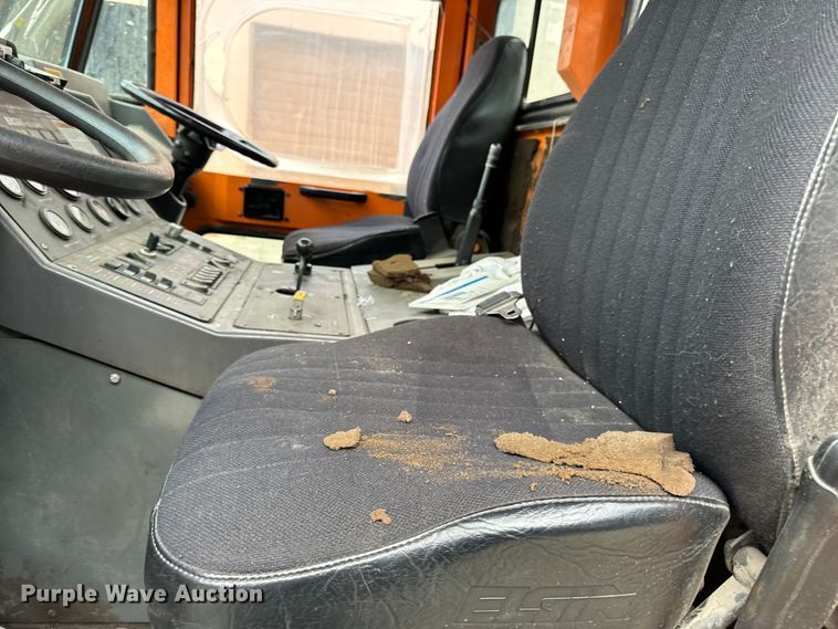 image for item DV5783 2003 Elgin  Pelican  street sweeper