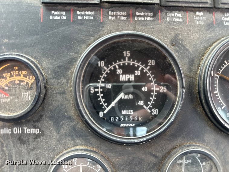 image for item DV5783 2003 Elgin  Pelican  street sweeper