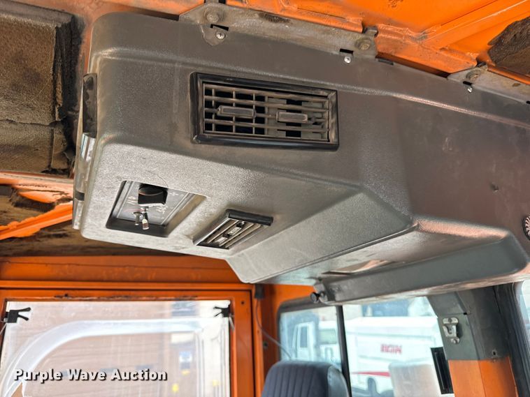 image for item DV5783 2003 Elgin  Pelican  street sweeper