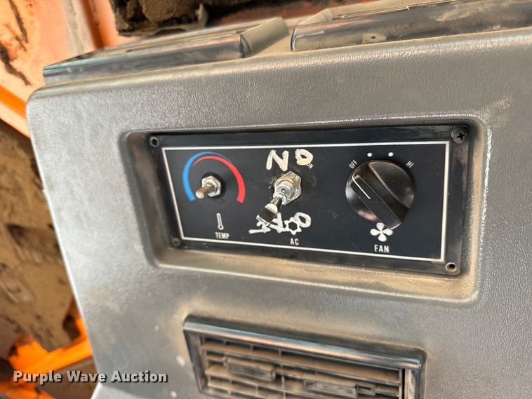 image for item DV5783 2003 Elgin  Pelican  street sweeper