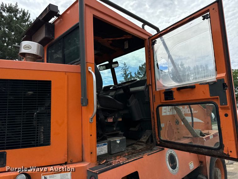 image for item DV5783 2003 Elgin  Pelican  street sweeper